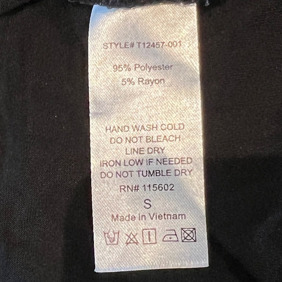 Nordstrom All in Favor Black V-neck short sleeve t-shirt women’s small - Picture 5 of 6